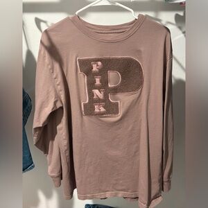 PINK Victoria's Secret Long-Sleeve Varsity 'P' Logo Tee - Dusty Rose